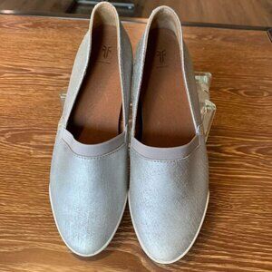 Frye Melanie Slip 3471377 Silver